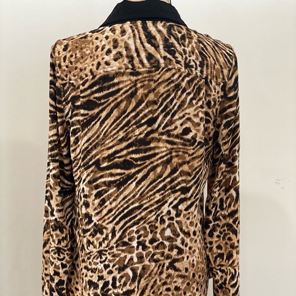 ABS Animal Print Button Up Blouse ๐๐
- Picture 5 of 11